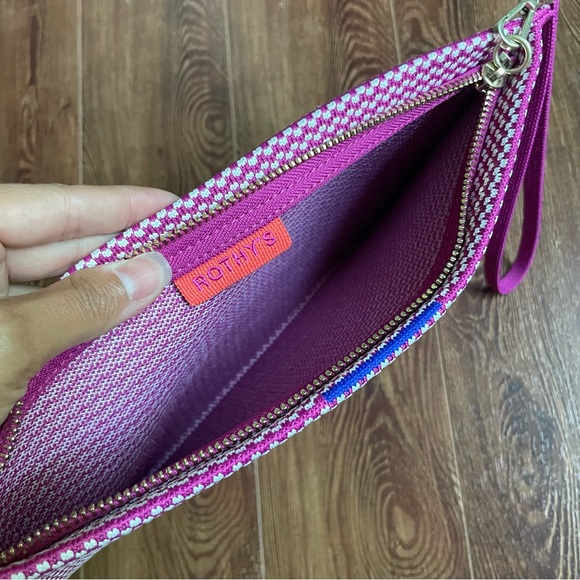 Rothy's Retired Berry Weave Wristlet Store Exclusive - Picture 4 of 4